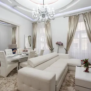  Apartment Opera Balkony Luxury With Free Parking Hungary