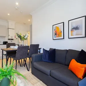  Apartment Cosy 2 Bedroom - Near & Shops! United Kingdom